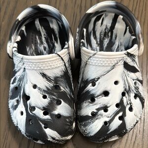 Crocs toddler marbled clog